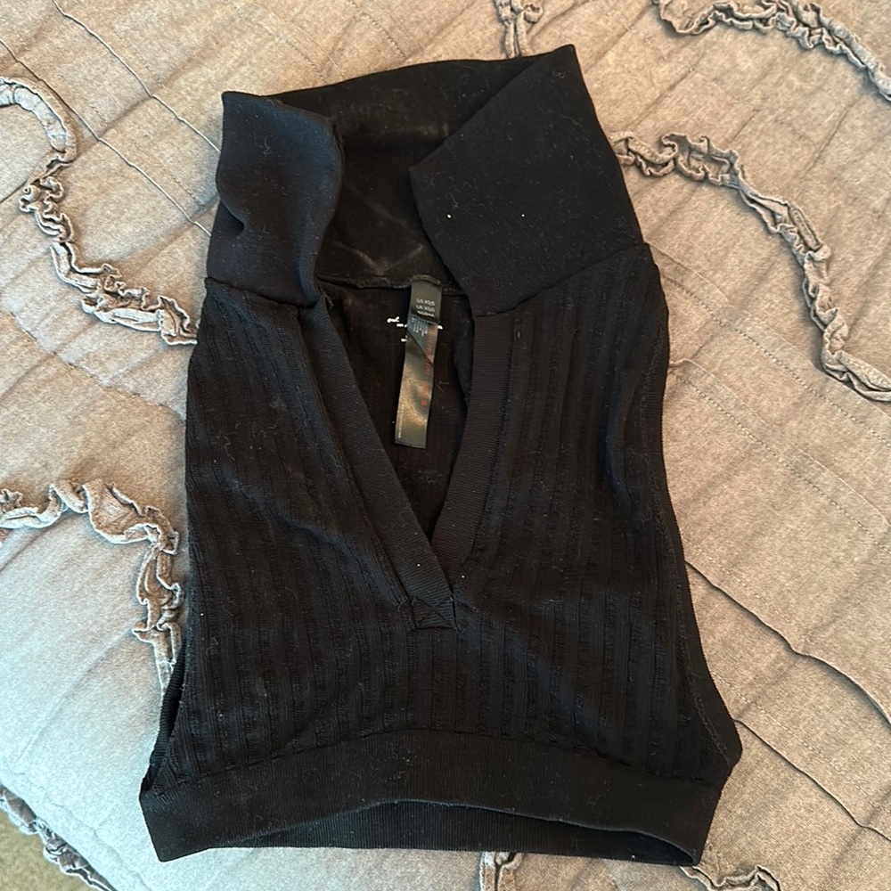 black crop top